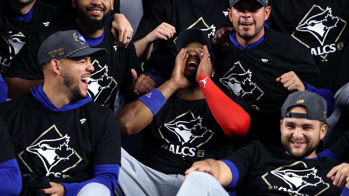 SleeperMLB's tweet image. THE ALCS IS SET! THE BLUE JAYS WILL HOST THE MARINERS FOR A BEST OF 7 SERIES STARTING ON SUNDAY!