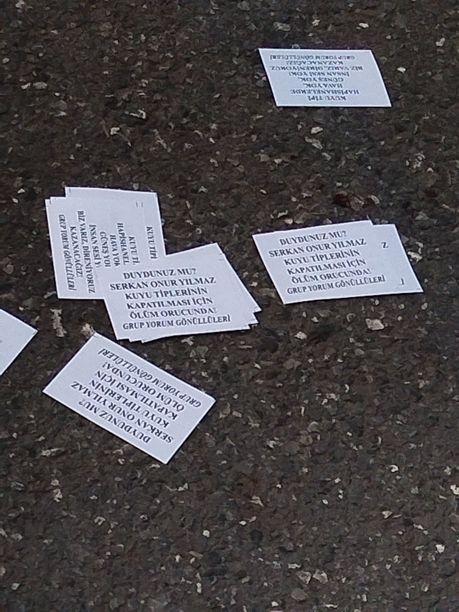 kadikoyhalk's tweet photo. Grup Yorum Gönüllüleri,
Kadıköy Caferağa, Hasrıcıbaşı ve Ümraniye Topağacı Mahallelerinde kuyu tipi hapishanelerin kapatılması ve Serkan Onur Yılmaz'ın taleplerinin kabul edilmesi talebi ile kuşlama çalışması yaptı.
#kuyutipihapishanelerkapatılsın https://t.co/EjJX6llIg3