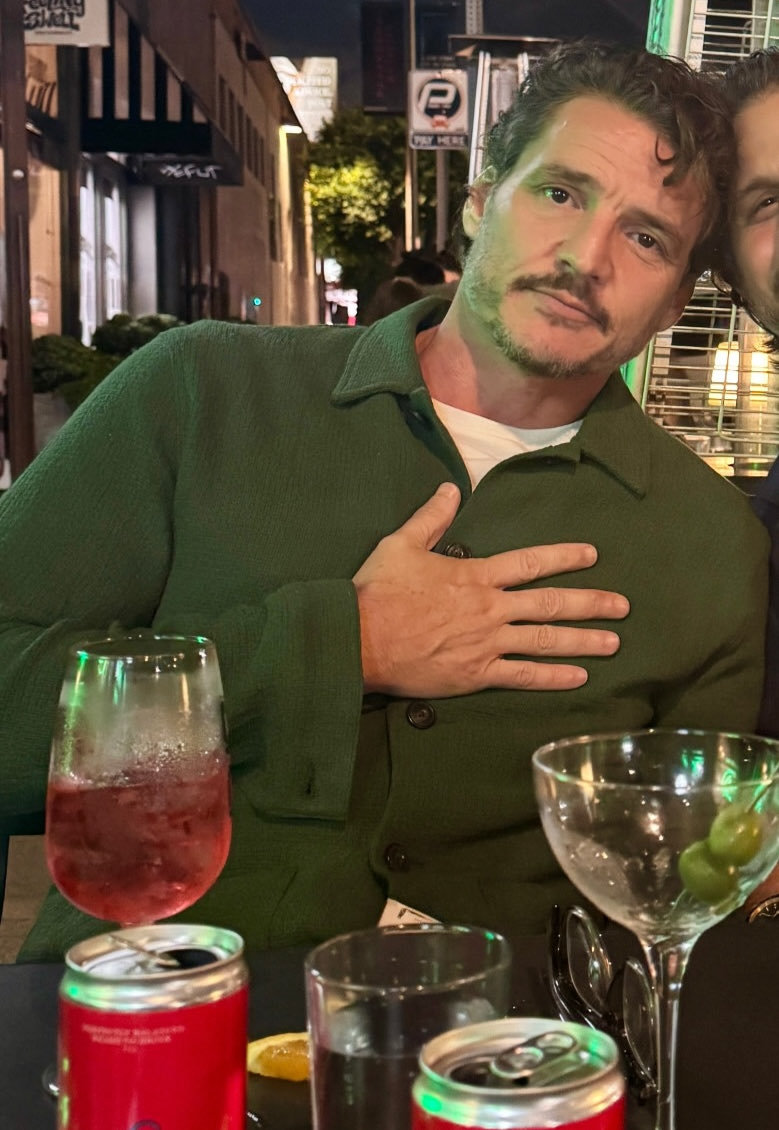 davjolie's tweet image. OLD MAN SPOTTED