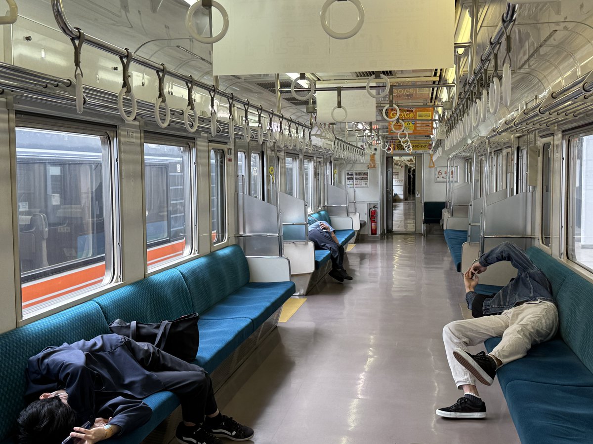 211系の特別体験乗車の乗車率が低すぎてみんな寝たwww（なお直前申し込み）