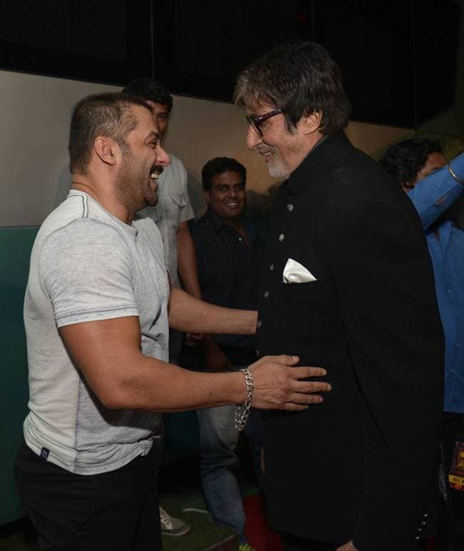 nainu_kapoor's tweet image. Wishing the legend @SrBachchan a very Happy Birthday! 🎉✨
Your charisma, voice, and timeless performances have defined generations of cinema. Thank you for inspiring millions with your art, discipline, and grace. 🙏
#HappyBirthdayAmitabhBachchan
