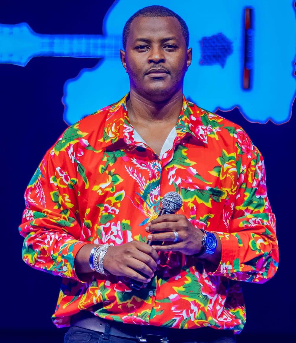 #UyuMunsiMuMateka
#11Ukwakira 
Havutse <a href="/LuckyIbnMiraj/">Luckman Nzeyimana</a> Umunyamakuru wa RBA Umenyerewe mubiganiro byimyidagaduro by'umwihariko #Versus. Akunda abantu, akazi, Gusenga, aritanga kugirango ibyakora byose bigende neza. Yafashije benshi kd aracyafasha benshi muri creative industry yo