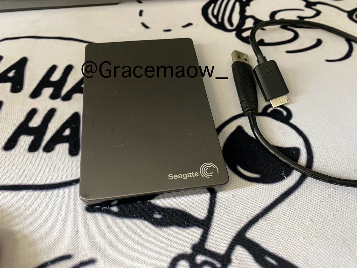 Gracemaow_'s tweet photo. ✨ส่งต่อ External Harddisk 1TB มือสอง
ตำหนิมีรอยบุบที่หัวมุมนิดหน่อยแต่ไม่มีผลต่อการใช้งาน ไม่มีกล่อง dm เพิ่มเติมได้ค่า 

✅ราคา 850 บาทรวมส่ง
🚫ไม่แอดไลน์จ้า ซื้อขายในนี้เท่านั้น

#ส่งต่อของมือสอง #ของมือสอง #อุปกรณ์ไอทีมือสอง #Externalharddisk https://t.co/3bgARcUrIw