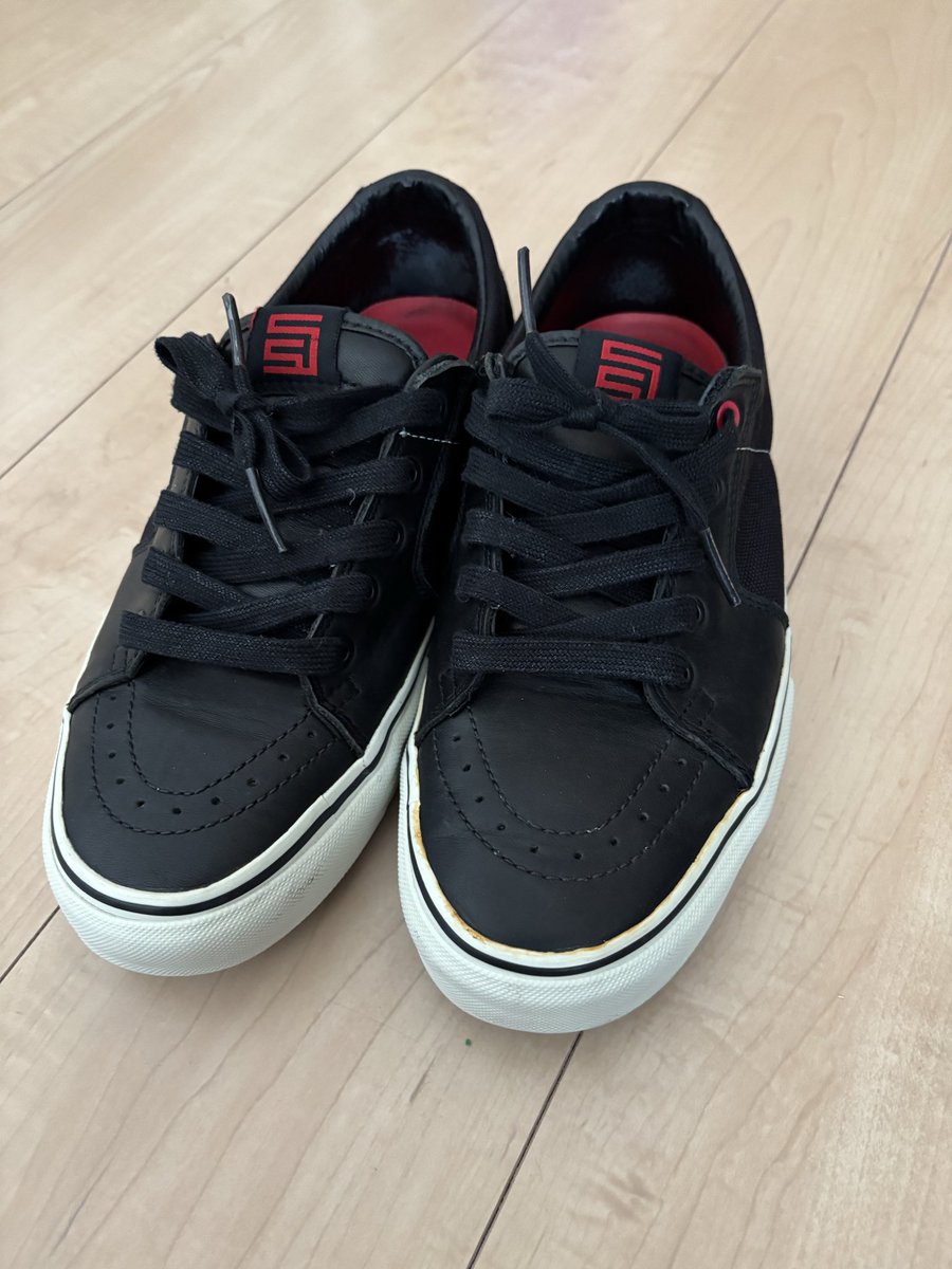 jinnaomina's tweet photo. s/doubleとvansのコラボスニーカー👟
#sdouble
#VANS https://t.co/4WSmke4fcn