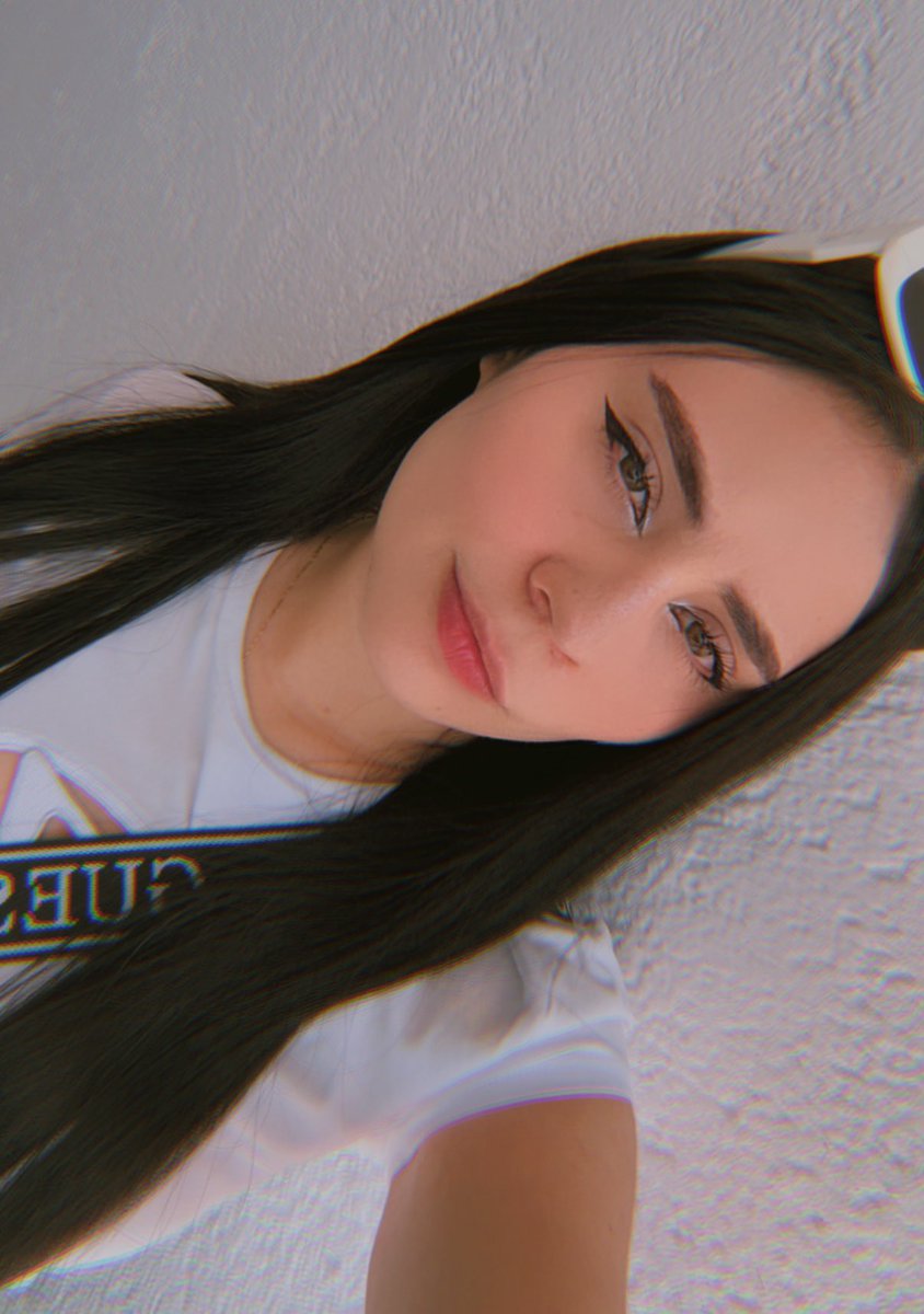 🔴 Ya en directooo! Ven con tu pelinegra fav de siege. 🖤 ya en ranks.  

Twitch: chrispesquera1 
Twitch: chrispesquera1