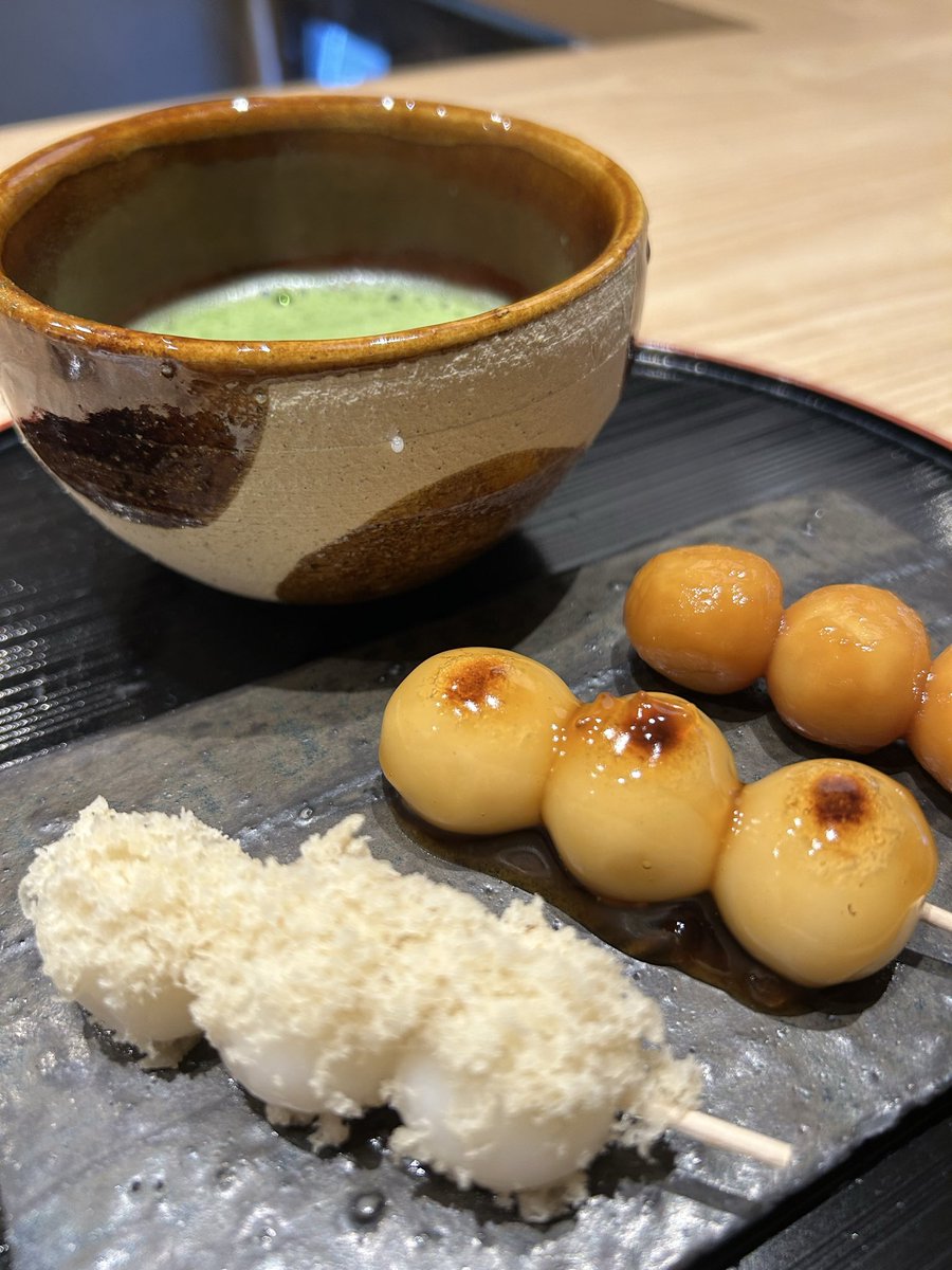 k_uooq's tweet image. 見た目も美味しそうなやつ
頂きますw
そして
紫と緑のやつ
これ!指につけて
コロコロ?触るの……
なんか!いい
暇な時に ……