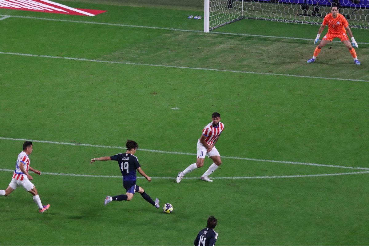 yossy2139's tweet photo. 昨日の日本代表のパラグアイ戦🇵🇾。ちょうど4点分のゴールシーン。最後ギリギリでAYASEが決めてくれて引き分けでしたが気持ちよく帰れました。 https://t.co/kFylj5sg32