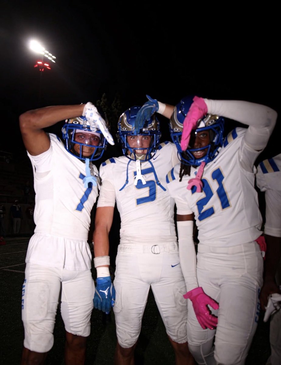 SM Eagles Football tweet media