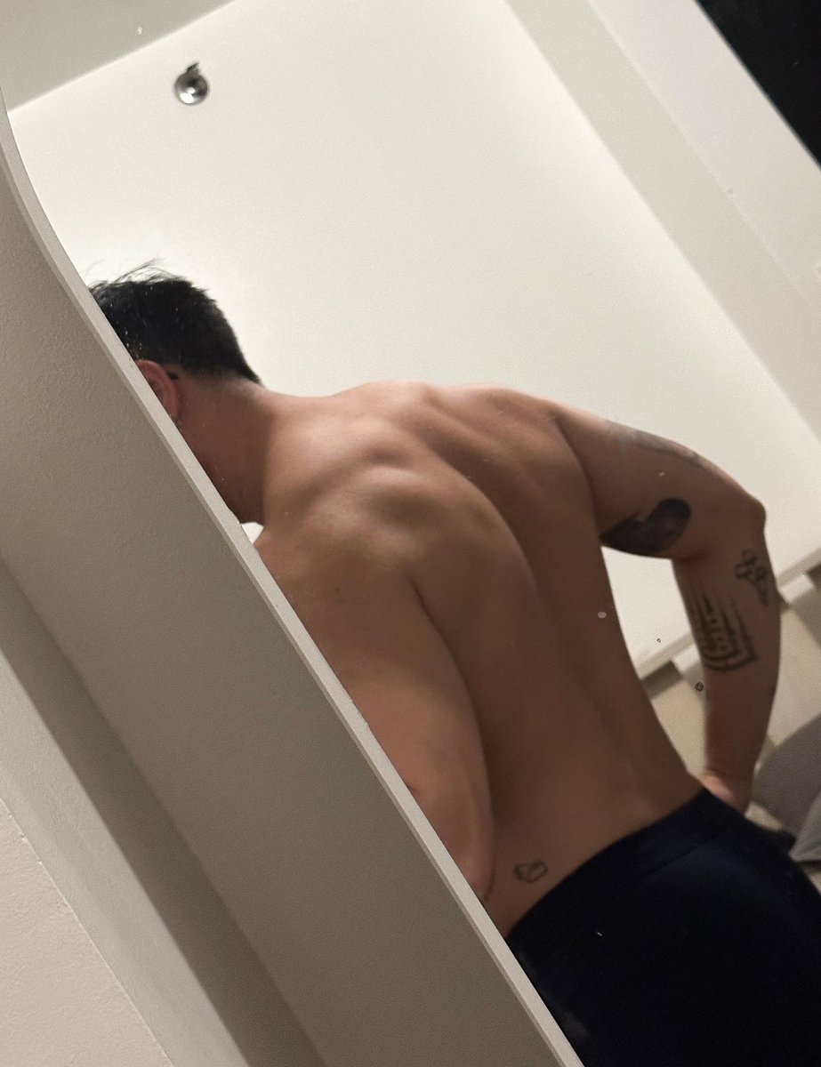 javan_lev's tweet image. not skipping shrugs