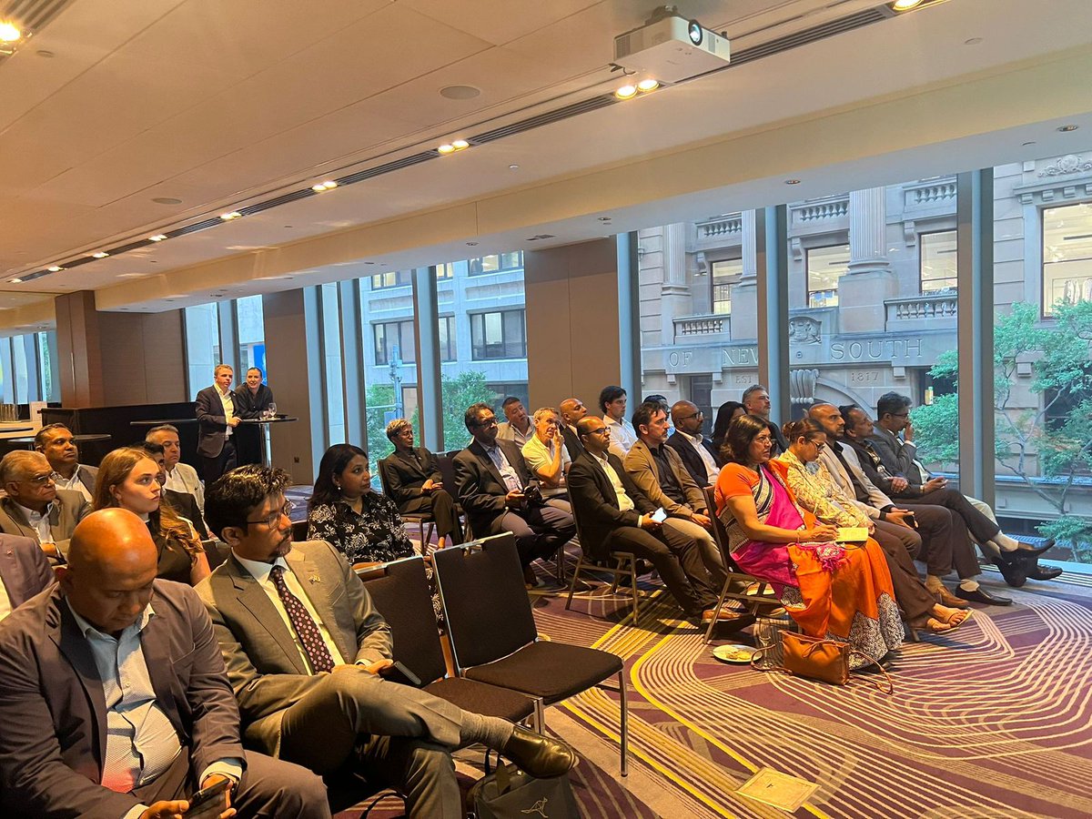 ErangaWeraratne's tweet photo. On 10 Oct, I presented Sri Lanka’s digital &amp; investment opportunities to Australian investors, tech leaders &amp; policymakers at the Sydney Investors Forum 🇱🇰🇦🇺

#DigitalSriLanka #DigitalEconomy #Investment #Australia #SLACC https://t.co/32jfsy3FdP