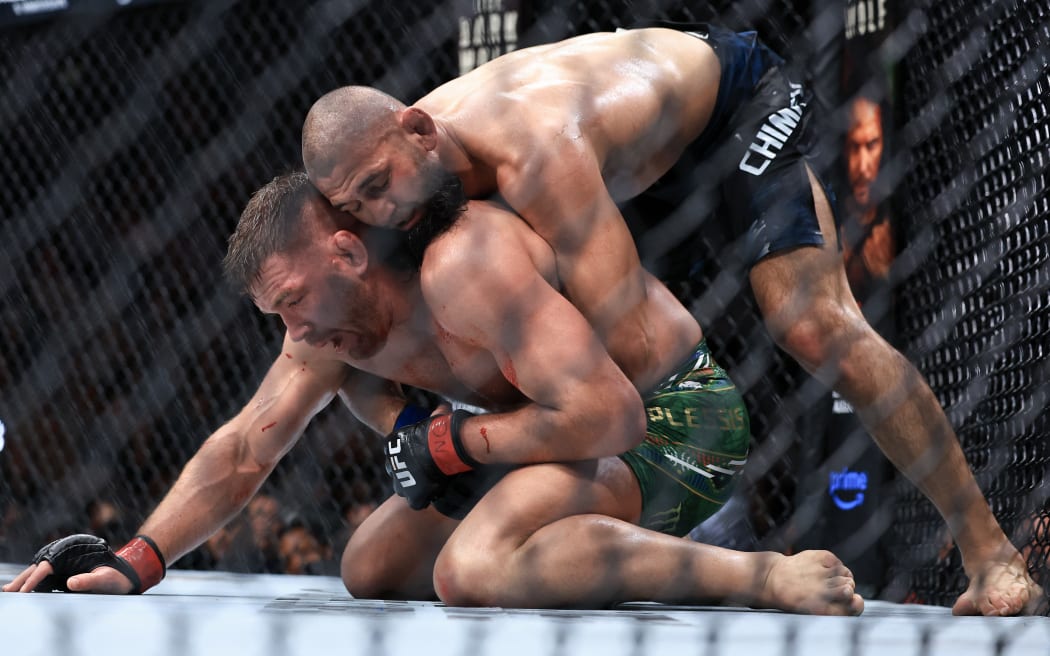 FightFanatic_'s tweet image. I’ll never see Dricus the same again 😭 Khamzat could’ve molested him and there was nothing he could have done about it.

#UFC #MMATwitter