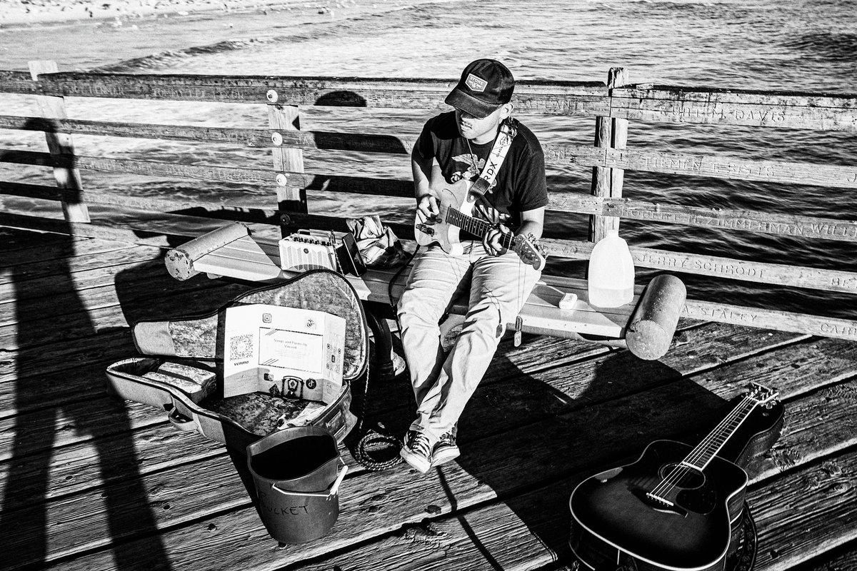 prismthief's tweet image. Pier Views, Oceaside, CA August 31, 2025 #streetphotography #Documentary #blackandwhitephotography #Oceanside
