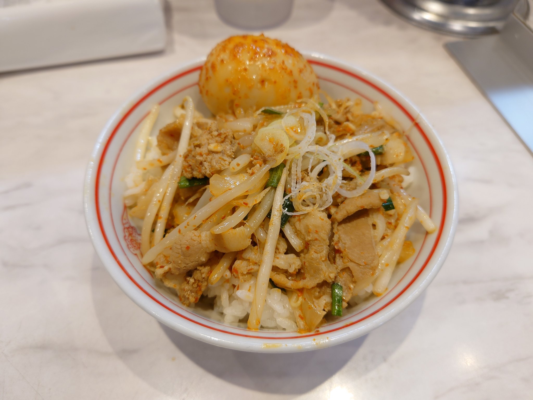 蒙古タンメン セブンプレミアム 蒙古タンメン中本 辛旨飯 2.41KM - 日清食品