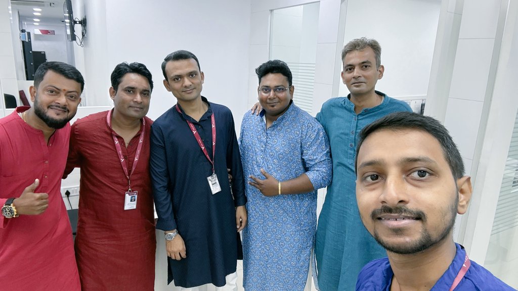 SudipGope7's tweet photo. Team Axis #Kolkata https://t.co/Gj68nKLjuN