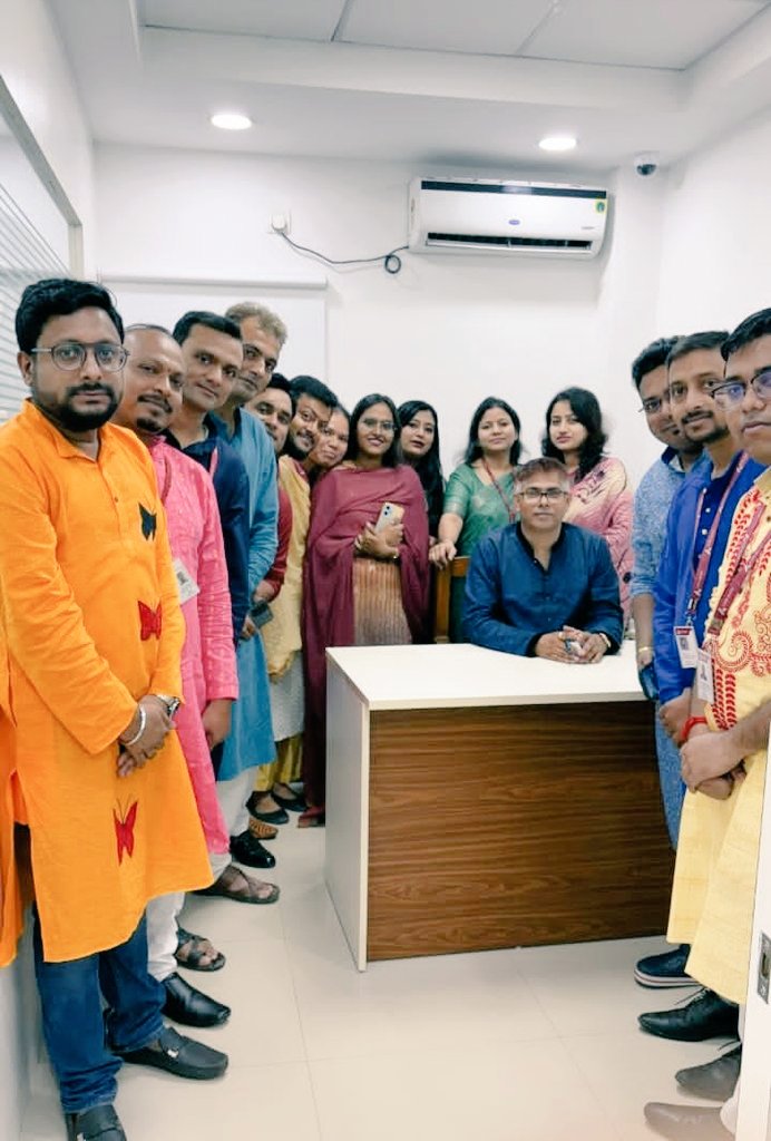 SudipGope7's tweet photo. Team Axis #Kolkata https://t.co/Gj68nKLjuN