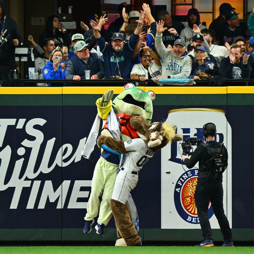 MLB's tweet image. FOR HUMPY! 😭