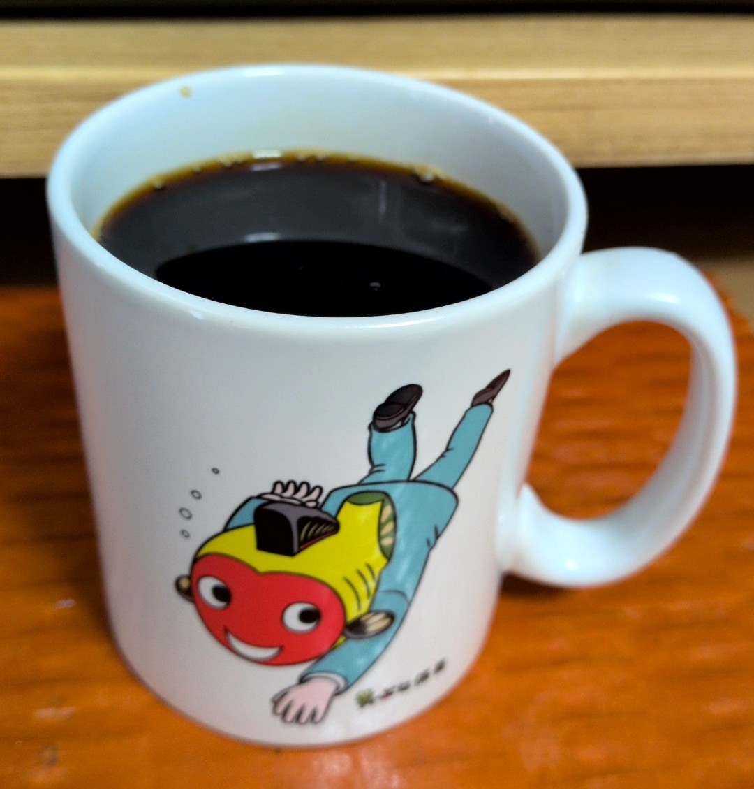 toshibow2009's tweet image. 自宅でもコメダブレンドたっぷりサイズくらいコーヒー入れたった☕#コメダブレンドたっぷりサイズ　#コメダ珈琲店