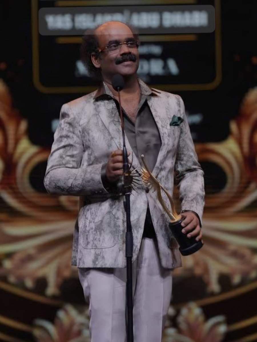 nagarjun__S's tweet image. 1.Darshan - V Harikrishna -V Nagendra Prasad and Yograj Bhat.
2.Punith - V Harikrishna - Yograj Bhat and Jayanth Kaikini.
This combo is one of the best musical pairs in KFI, delivering back to back chartbusters loved by audiences across generations.