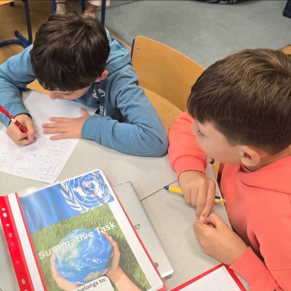 ISB_CZ's tweet image. Summative projects research complete ✔️
Now,
planning presentations…
thinking up tangible actions…
Let’s see where they will go! 🚀
#WeAreISB #InternationalSchool #PYP #IB #Brno