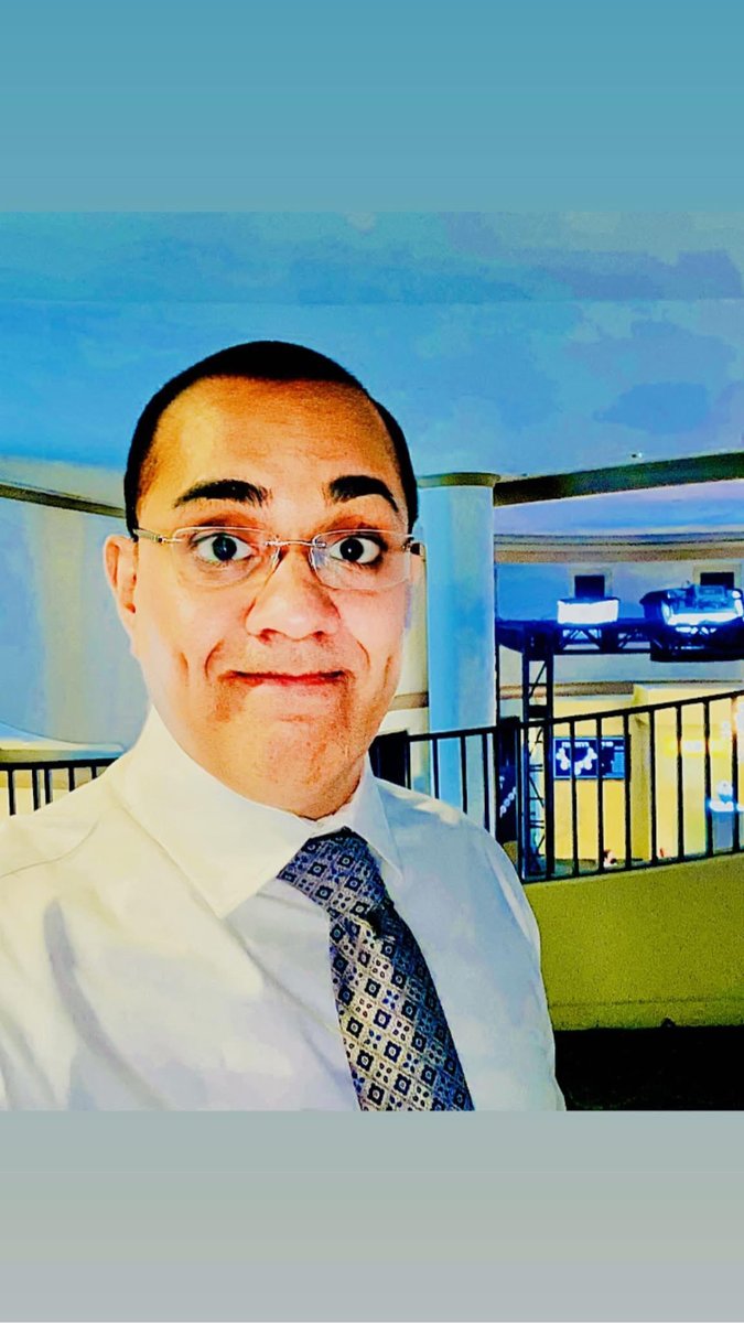 It’s 4AM and I’m running my scene in my head — lines, beats, emotions — all of it swirling around 🌀 I figured I’d take a quick selfie… except I’m clearly still thinking about my dialogue!

#actorslife #setlife #behindthescenes #filmshoot #earlymornings #onset #methodactor #yay