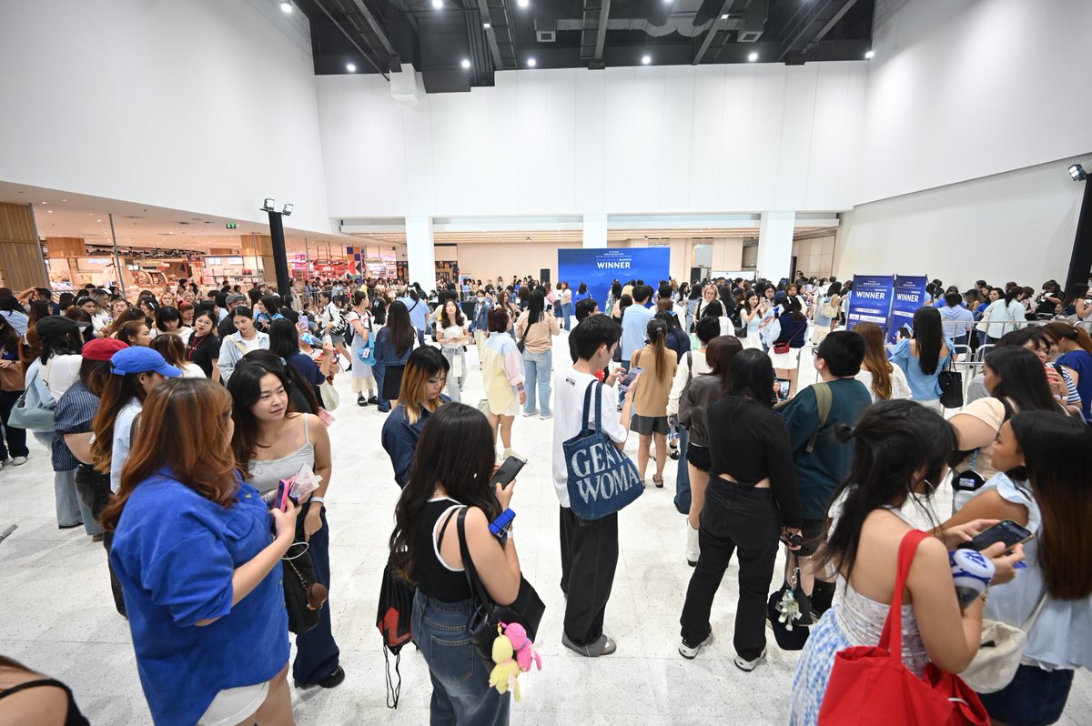 GrandStarCon's tweet photo. ภาพบรรยากาศภายหน้างานคอนเสิร์ต WINNER [OUR MOMENT] 2025 ASIA CONCERT IN BANGKOK 

ขอขอบพระคุณผู้ร่วมงานทุกท่านเป็นอย่างยิ่ง🙏

--------------------------------------------

Photo Vibes from WINNER [OUR MOMENT] 2025 ASIA CONCERT IN BANGKOK  

We’re truly grateful to everyone who joined us.🙏

#WINNER #위너 #OURMOMENT #BANGKOK #CONCERT #WINNEROURMOMENTinBKK #CQENTERTAINMENT #YG