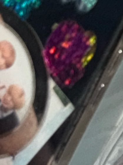 사쿠야라는 사람 사쿠야랑 사진 찍는 거 왜이리 좋아함 폰 뒤에 넣어다니기까지