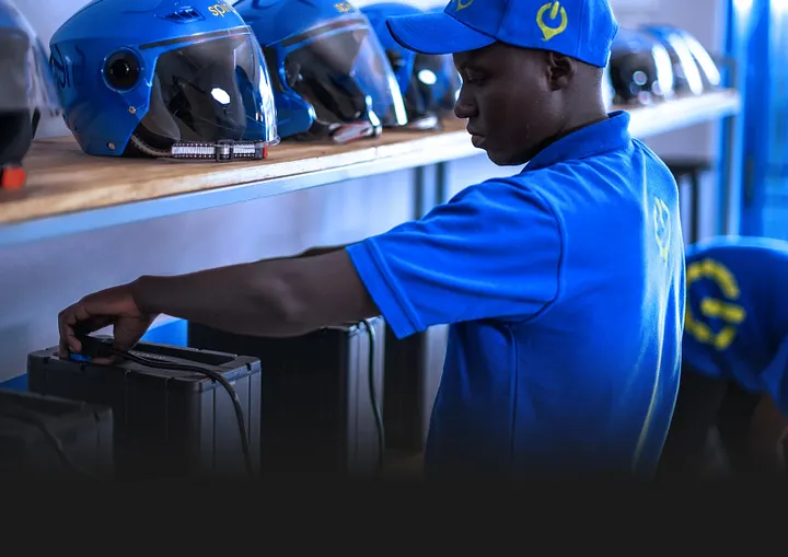 cunguzi's tweet photo. Separating the EV battery from the bike reduces ownership costs by 40%. At @SpiroUganda , this innovation is making electric mobility more affordable for everyone. https://t.co/vB1jOqzHsz