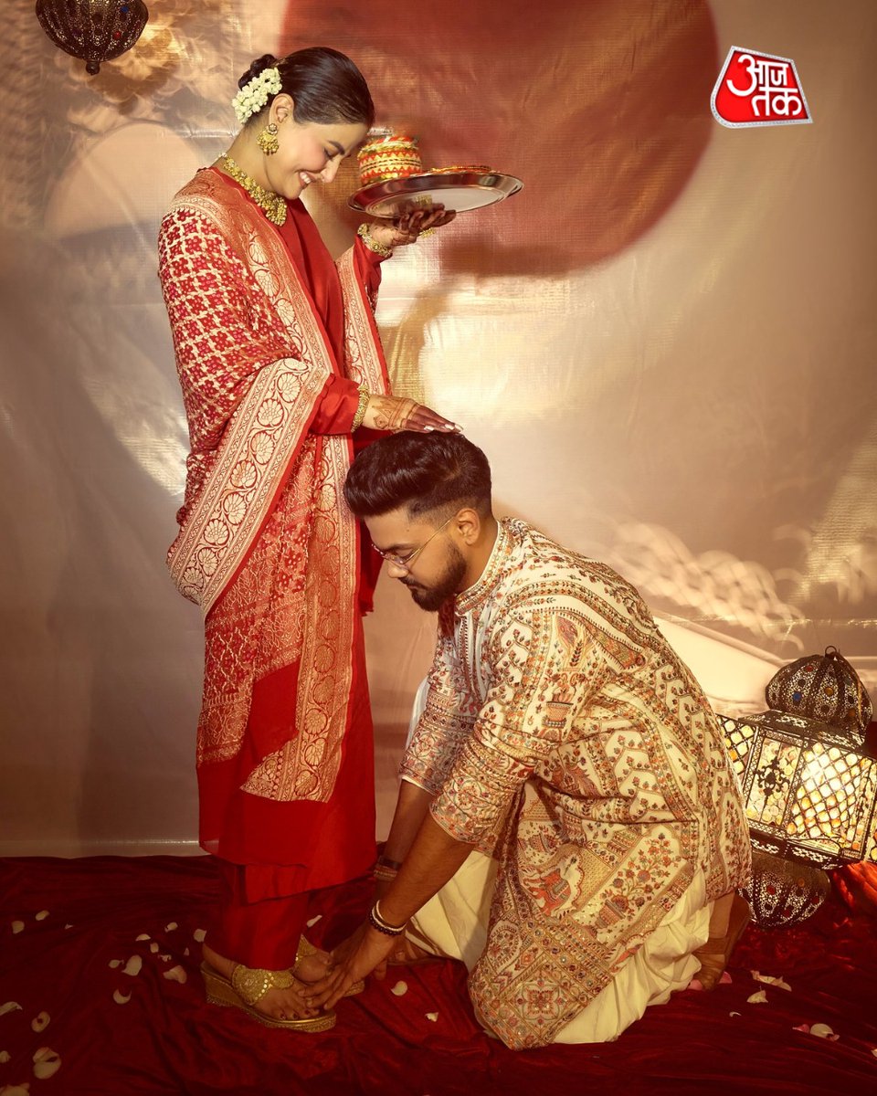 phone_rakho_ab's tweet image. This is the most gayest thing celebrities have normalisesd.
