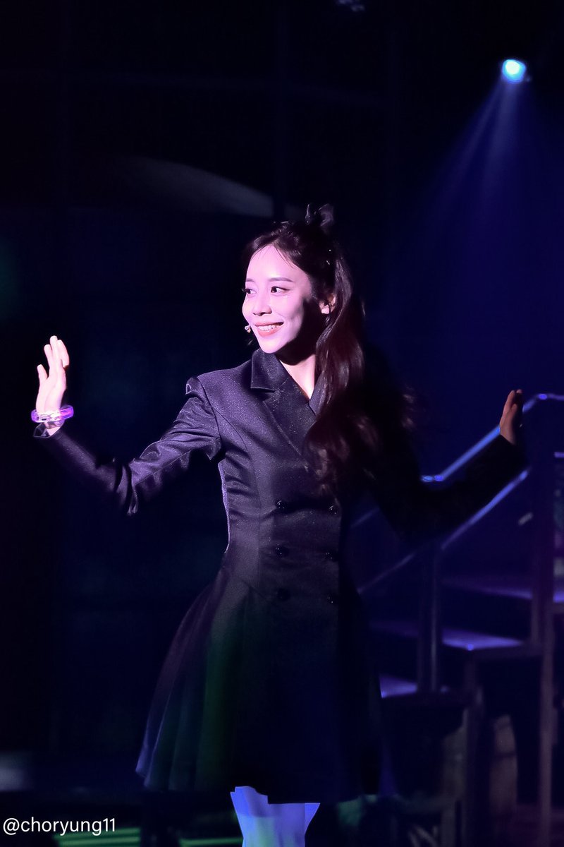 [20250928]
번 더 위치 커튼콜
홍지희 배우님
마녀 러브를 사랑하지 않을 수 없었다!!