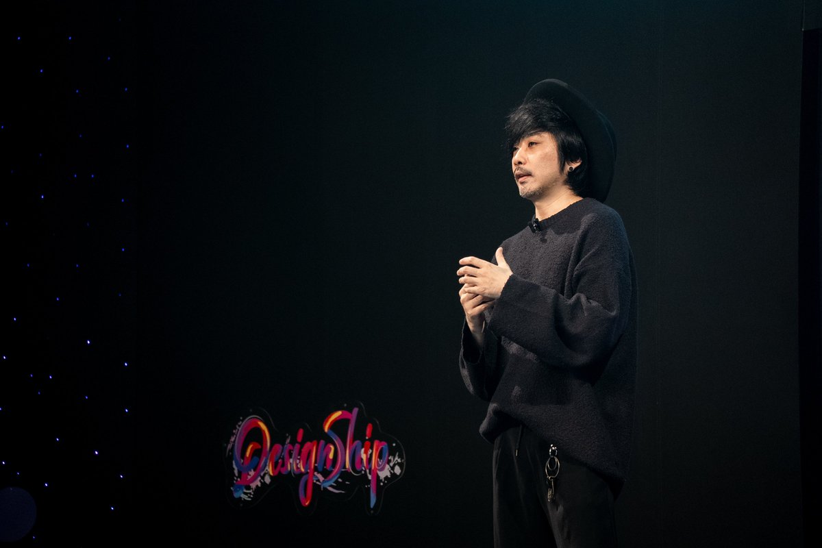 Designship_jp's tweet photo. #Designship2025 板倉 隼氏

人間的特徴を表す言葉でデザインを描写し、デザインを擬人化する「デザイン人格」。
デザインの裏側にあるヒューマニティーが伝わるデザインを実現していくお話をしていただきました。 https://t.co/P8iex9oRMT