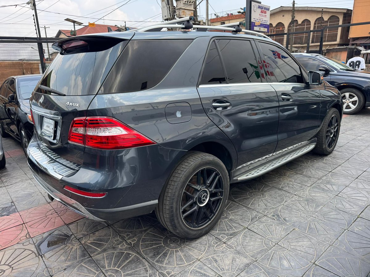 skip_001's tweet image. KIKDLY REPOST🙏🏾
UN-REGISTERED MERCEDES BENZ ML350 2014

Firstbody paint 
Thumb-start
Moon Roof
Folding Side-Mirror
BSM
Step board
Reverse Camera
Power boot
Navigation system
Exhaust catalyst✅
Suspensions✅
Transmission✅
AC🥶

Price: 23M

📍OGBA

#BA08061350735
#Rice