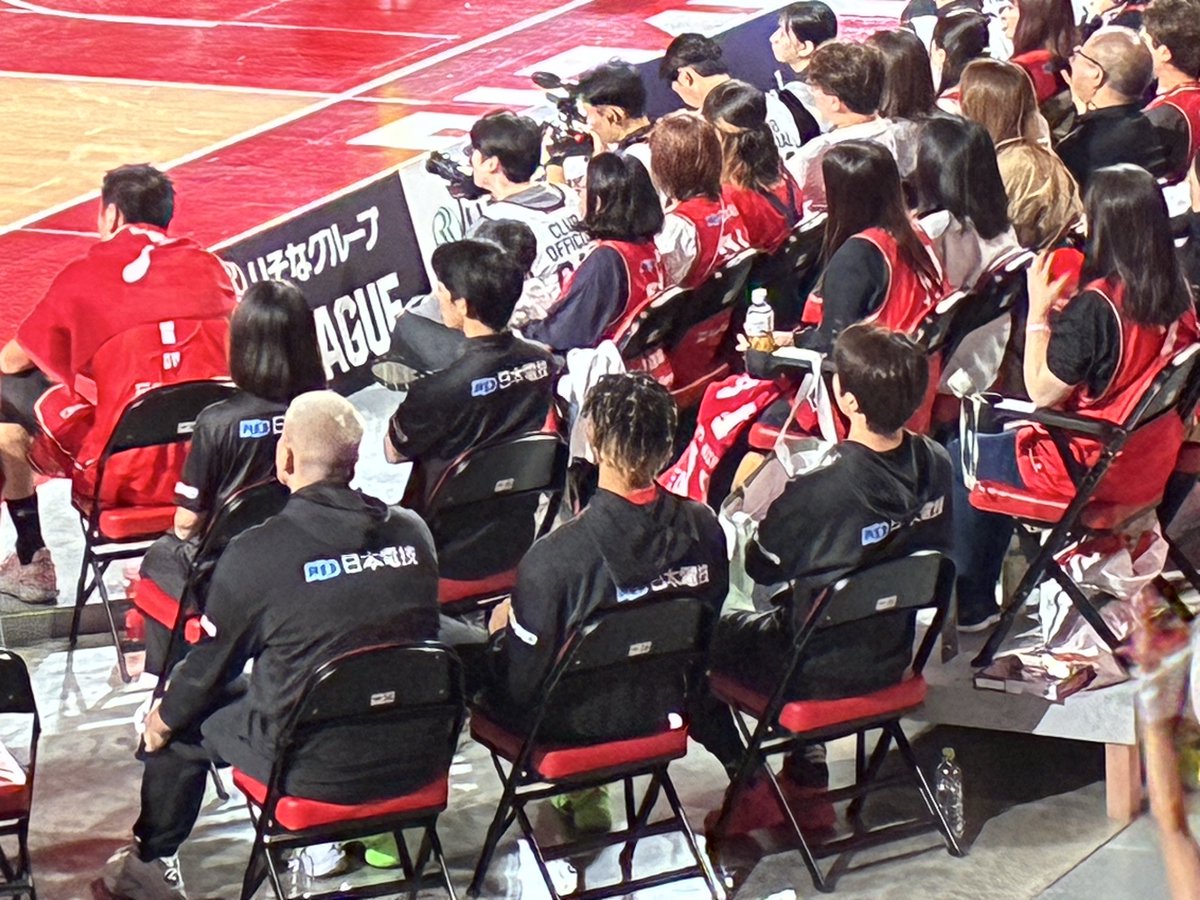 mojo23mac's tweet image. 左から加藤　菅野　二上になります。
右からヒカル　ブルース　ダニエルになります。