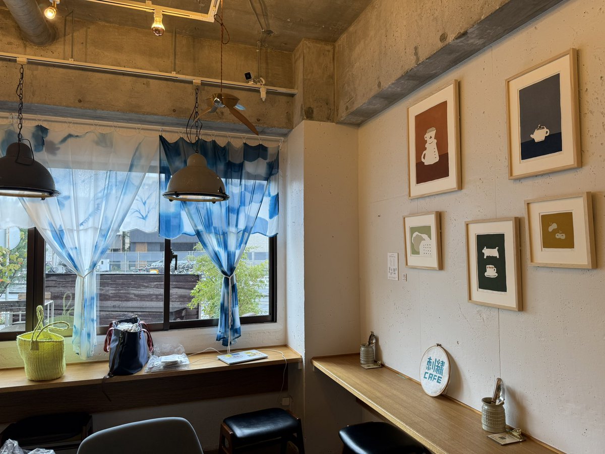 tetoito_tw's tweet photo. 今日は、手紙舎のTEGAMISHA TERRACEで、刺繍CAFE のワークショップに参加。先生のステッチ説明を聞きながらマイペースで取り組むワークショップは、ゆったりとした時間が心地良く💓
参加者とのおしゃべりが止まらず、ワークショップ後はランチしてお茶して、エンドレス⁉️
昨日今日と、幸せ時間💝 https://t.co/c0Kl4pBhSV