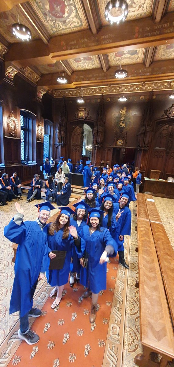 TROPIMUNDO's tweet photo. 2/3
Flashback to last Monday when #TROPIMUNDO #ClassOf2025 graduated from @VUBrussel https://t.co/lovYRt2AcU