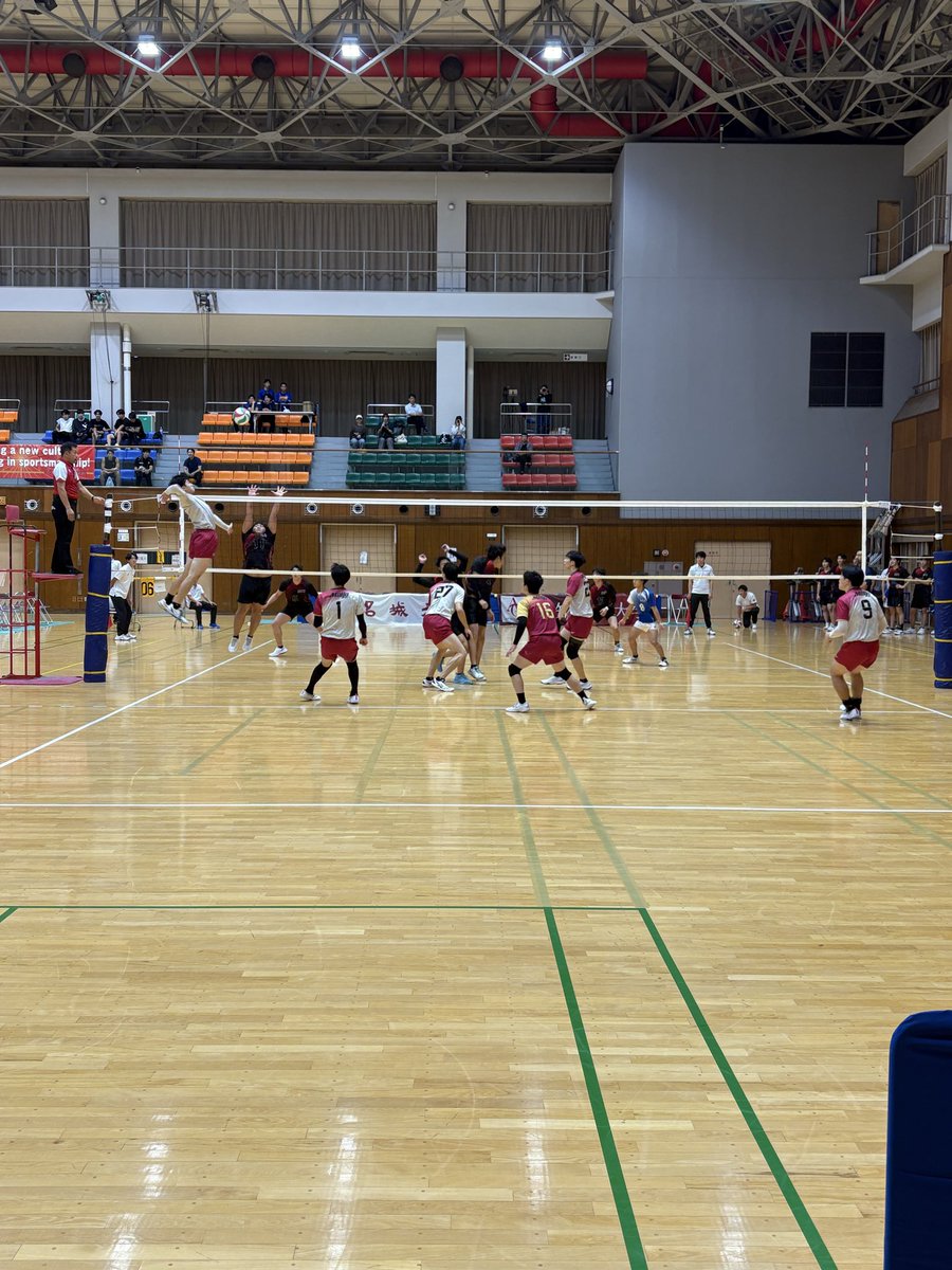 tokai_vb's tweet image. 【2025年度　東海秋季男子1部リーグ戦　4日目】
Bコート第2試合
名城大学vs静岡産業大学藤枝校舎

25-20
25-16
25-19

セットカウント3-0
名城大学の勝利です！