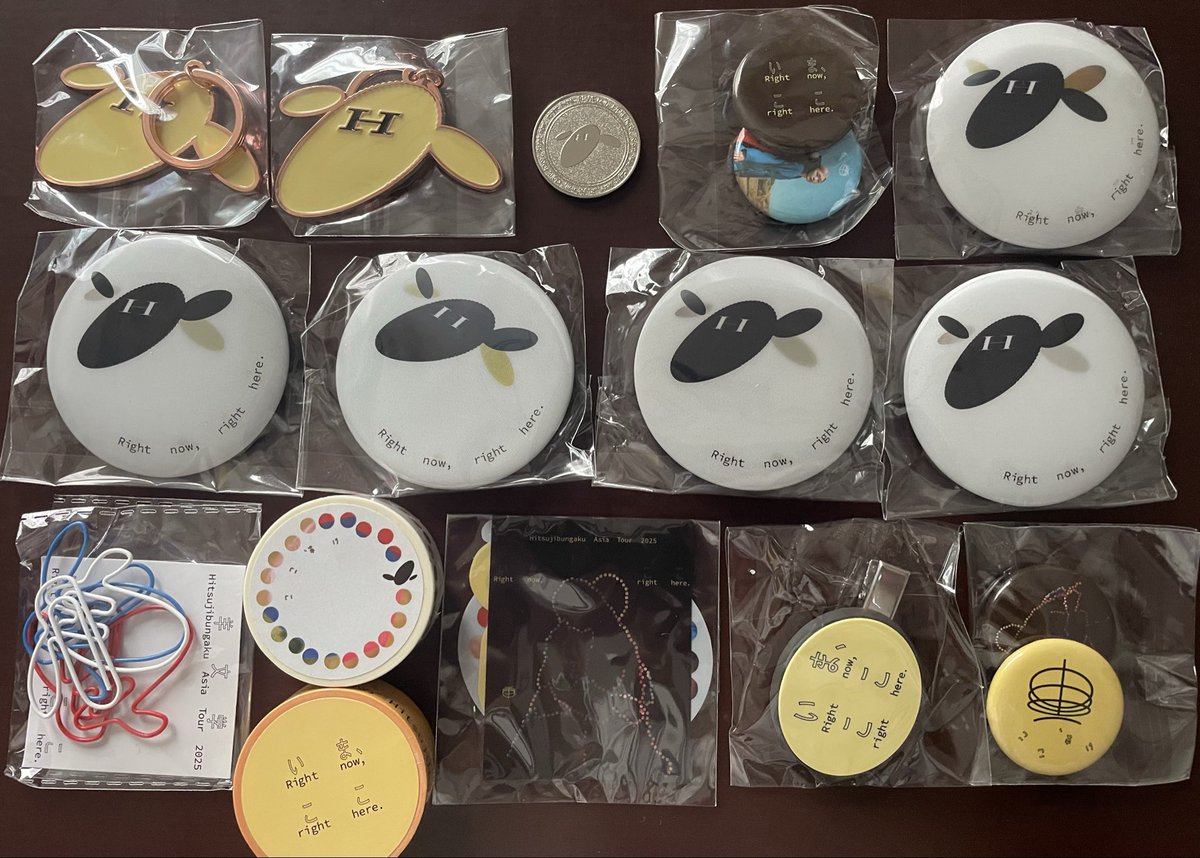 pon56594187's tweet image. ガチャやりすぎの件
缶バッジ重なりすぎの件（実はもう一個引いてます。あげちゃいました）
欲しかったクリップ最後に出た。。
缶バッジほしい方いませんか？あげます。
#羊文学_いまここ