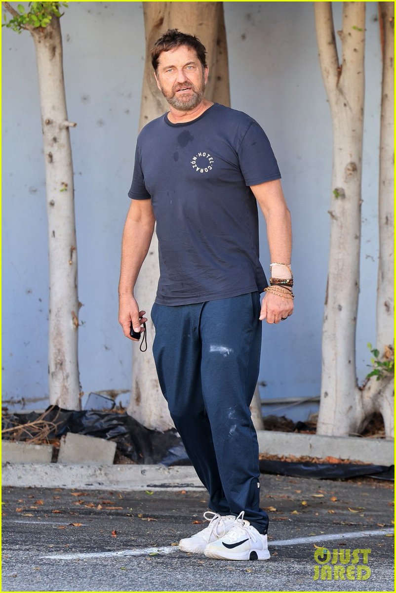 BerlinMarianne's tweet image. from Just Jared....🏃‍♂️
West Hollywood, 10.10.2025