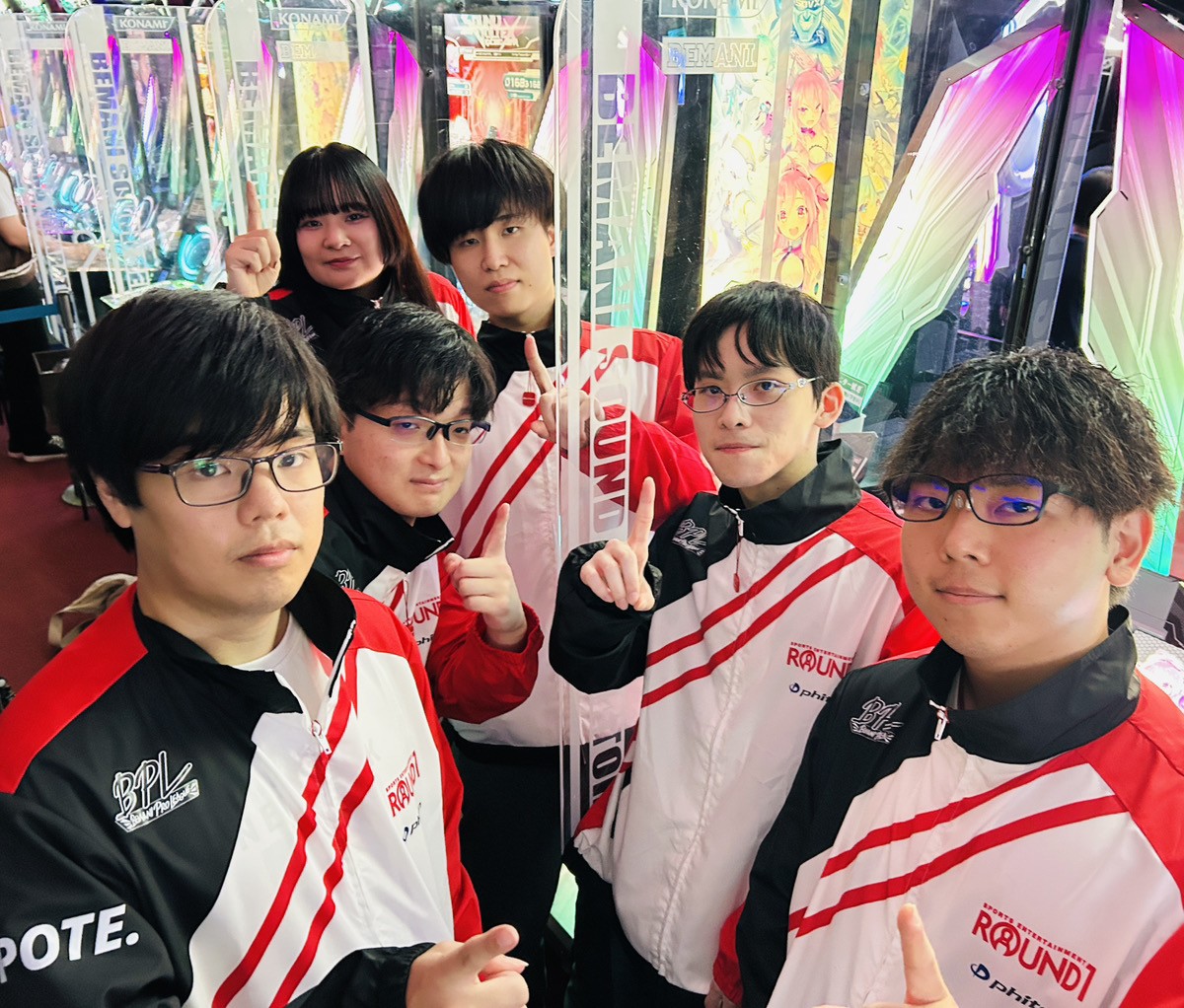 🎵試合に向けて集中モード突入🎵
ラウンドワンSDVXチーム、集合練習中！
新しいチームギアをまとい、気持ちも新たに挑みます🔥
本番では全員で最高の音を刻みます✨

#BPLS5 #TeamROUND1 #SDVX