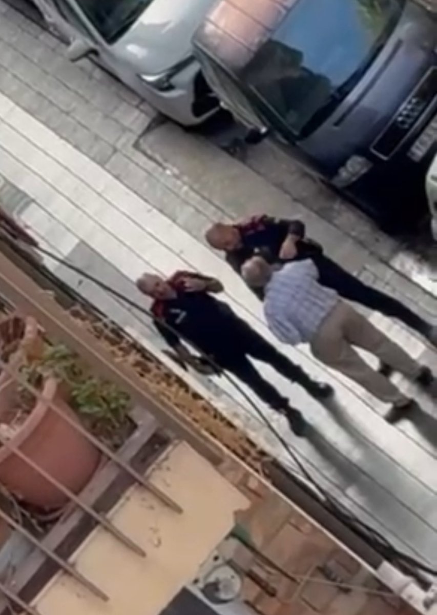 L’home de 78 anys que va matar el seu gendre dimecres de forma calculada i premeditada passa avui a disposició judicial. Després del crim va trucar a la seva exdona per dir-li el que acabava de fer. En vam parlar ahir a La Tarda de <a href="/CatalunyaRadio/">Catalunya Ràdio</a> amb en <a href="/fgarriga/">Francesc Garriga</a>.