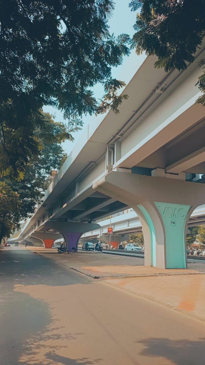 MyVadodara's tweet image. Gujarat govt gives green light for 5 new bridges in Vadodara!

1⃣ Bajwa railway overbridge
2⃣ VUDA Circle flyover
3⃣ Gotri Road flyover near Yash Complex
4⃣ Bridge near Kamnath Mahadev Temple
5⃣ Susen–Tarsali Crossroads flyover

#Vadodara #Gujarat #bridges