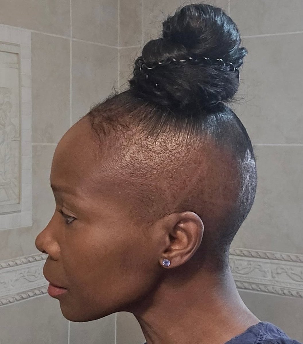 Musa_Khawula's tweet image. Sonia Booth shows off her hairstyle after being played and humiliated by her white husband Matthew Booth and left her hating cheesecake.