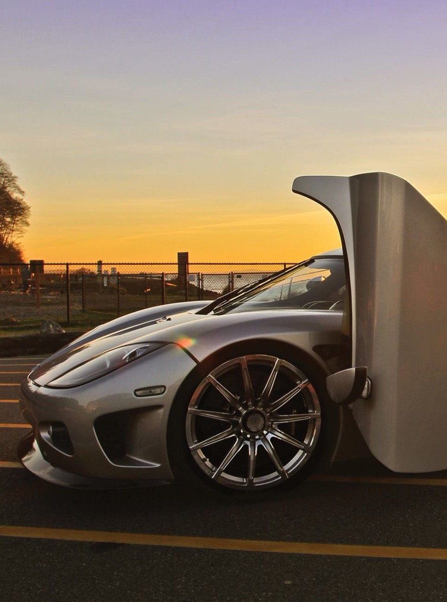 VINTAGE (@carsighting) on Twitter photo 