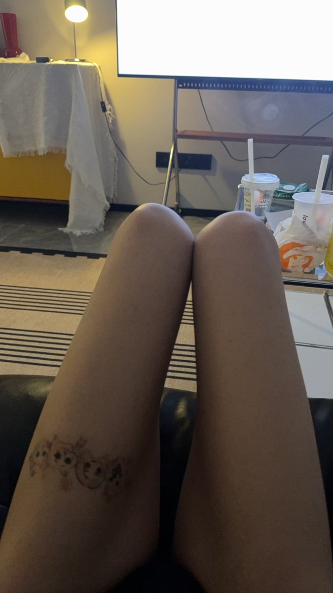 xiaoding1230's tweet image. 这腿还能说啥？