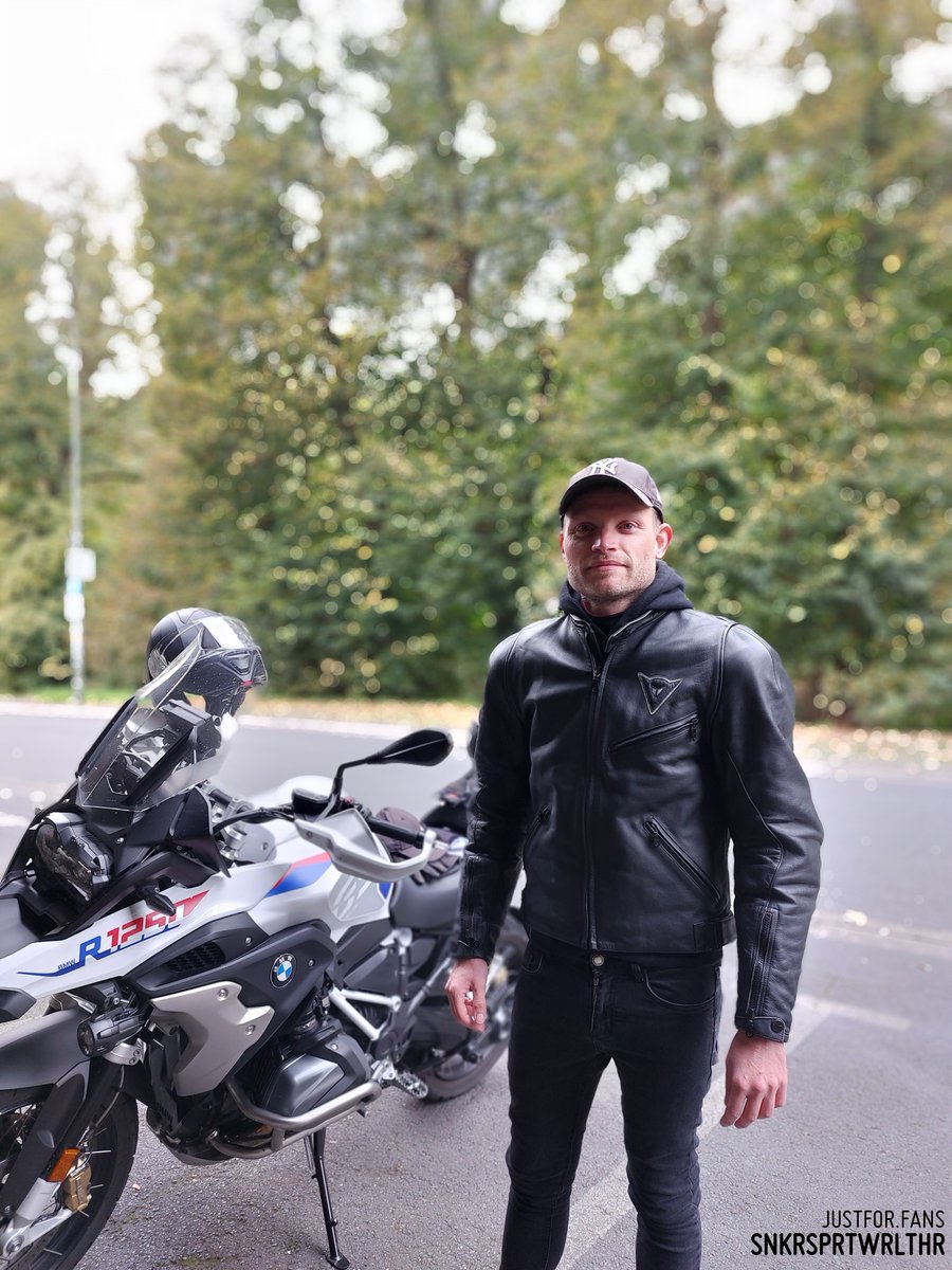 Some selfies with a nice leather biker jacket from Dainese 😈 i was a pillion last week and he brought a cool...

See this and more at:
justfor.fans/Snkrsprtwrlthr…