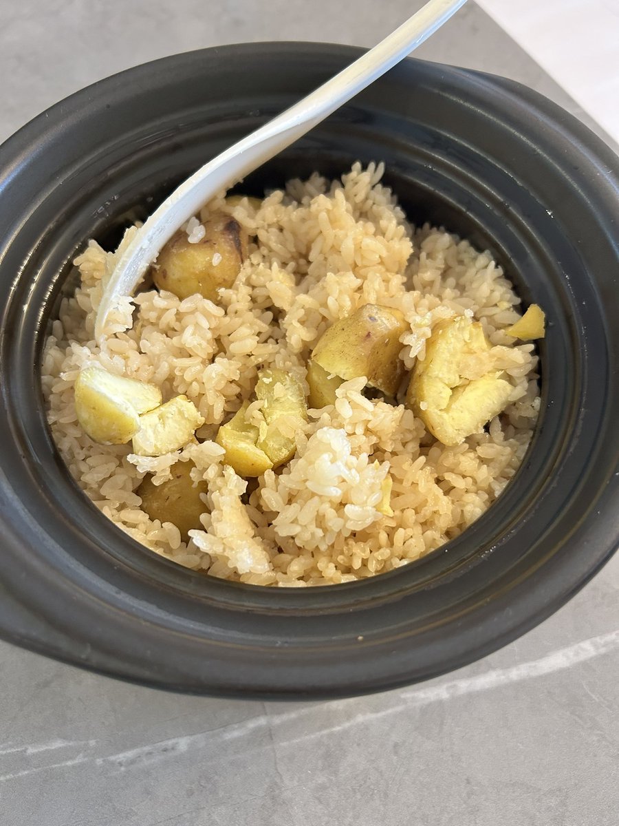 morico_design's tweet image. 実家で採れた栗🌰を毎年送ってくれるので今年も栗ご飯の季節🫶