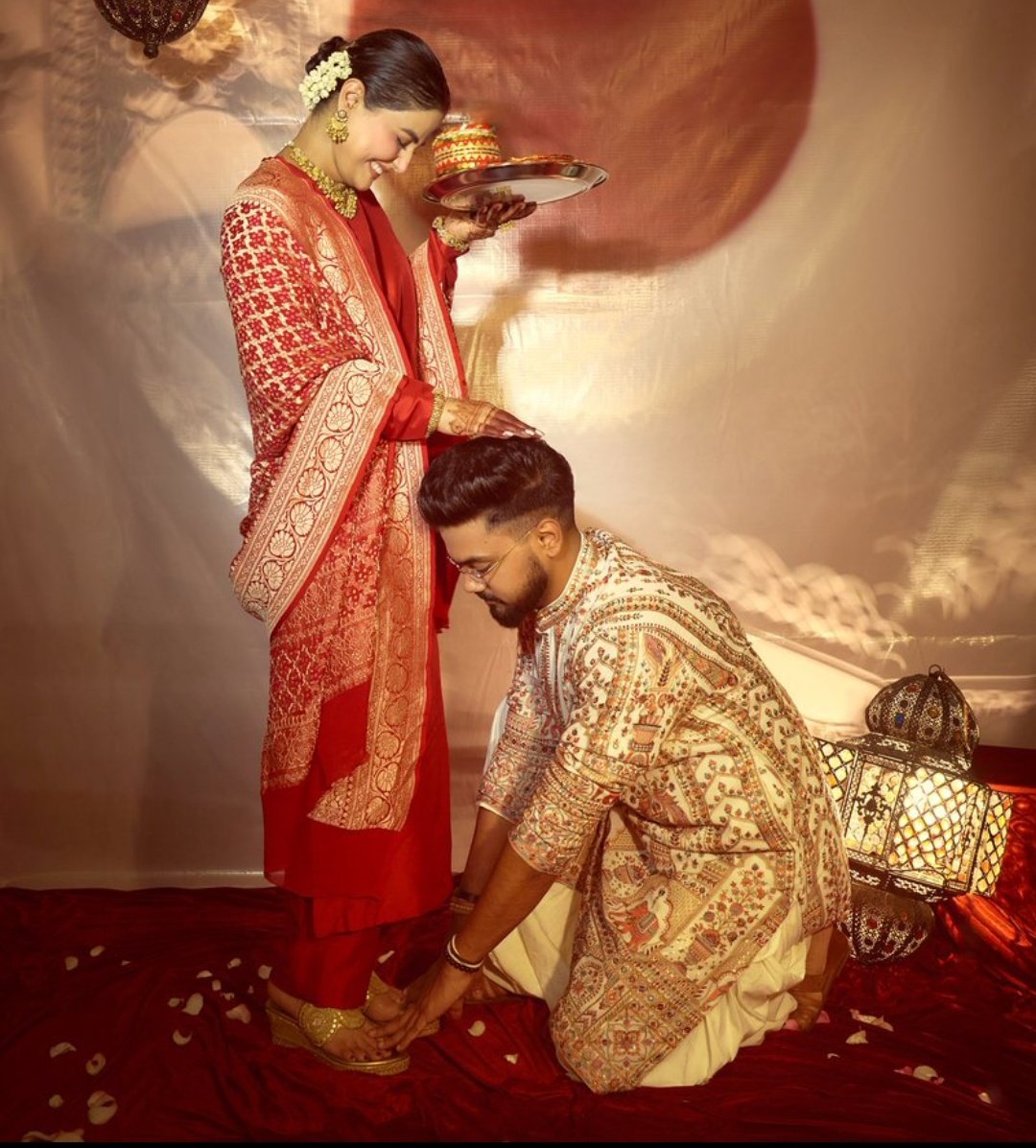 shivi7275's tweet image. Sanatan Dharma is a religion that gives equal rights to women and teaches how to respect them.