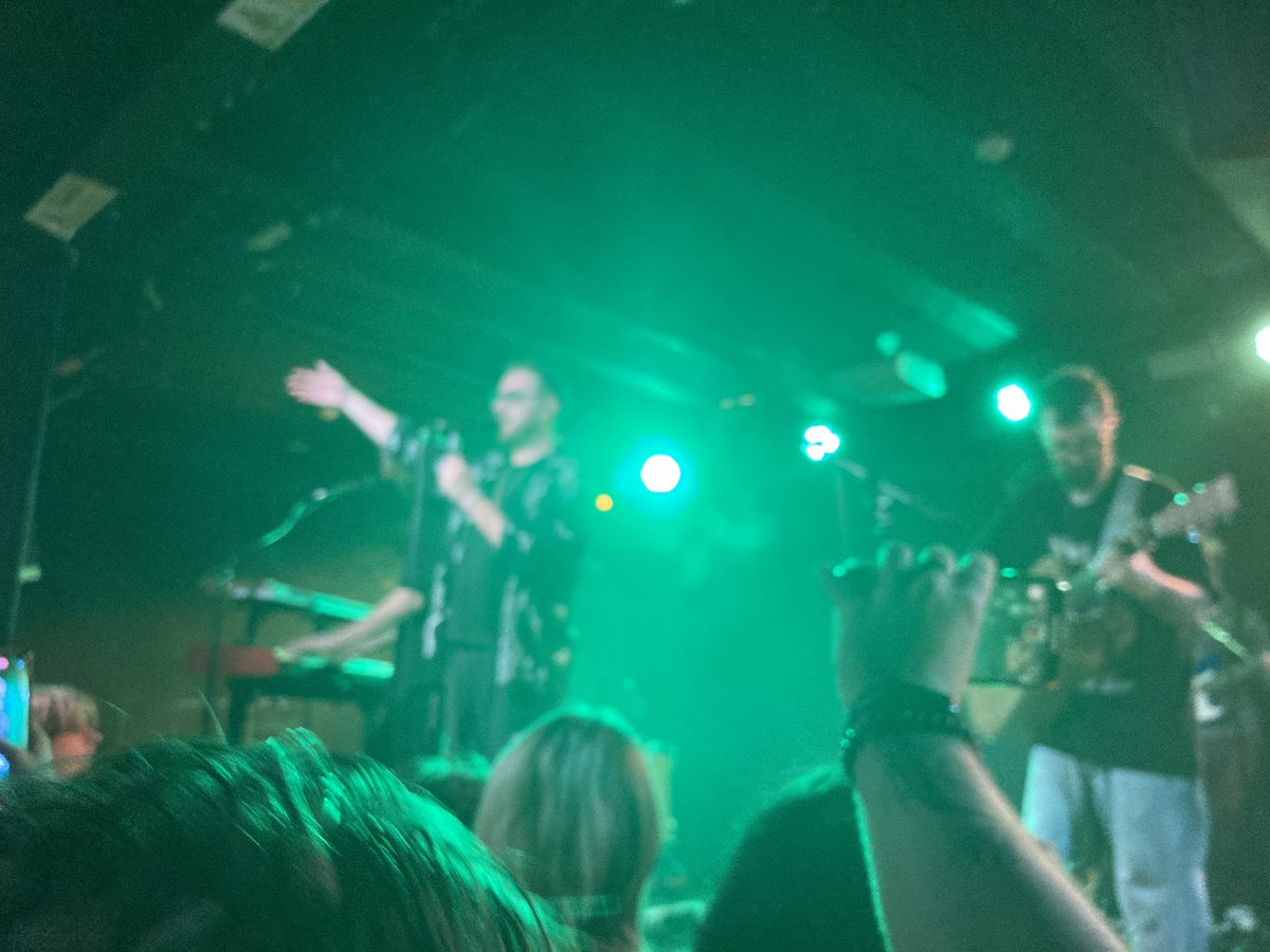 zevistaird's tweet image. Finally got to see @Autoheart last night! They were incredible and definitely recommend people see them if they have the chance 💚 Will also share my film photos when I eventually get them developed!!