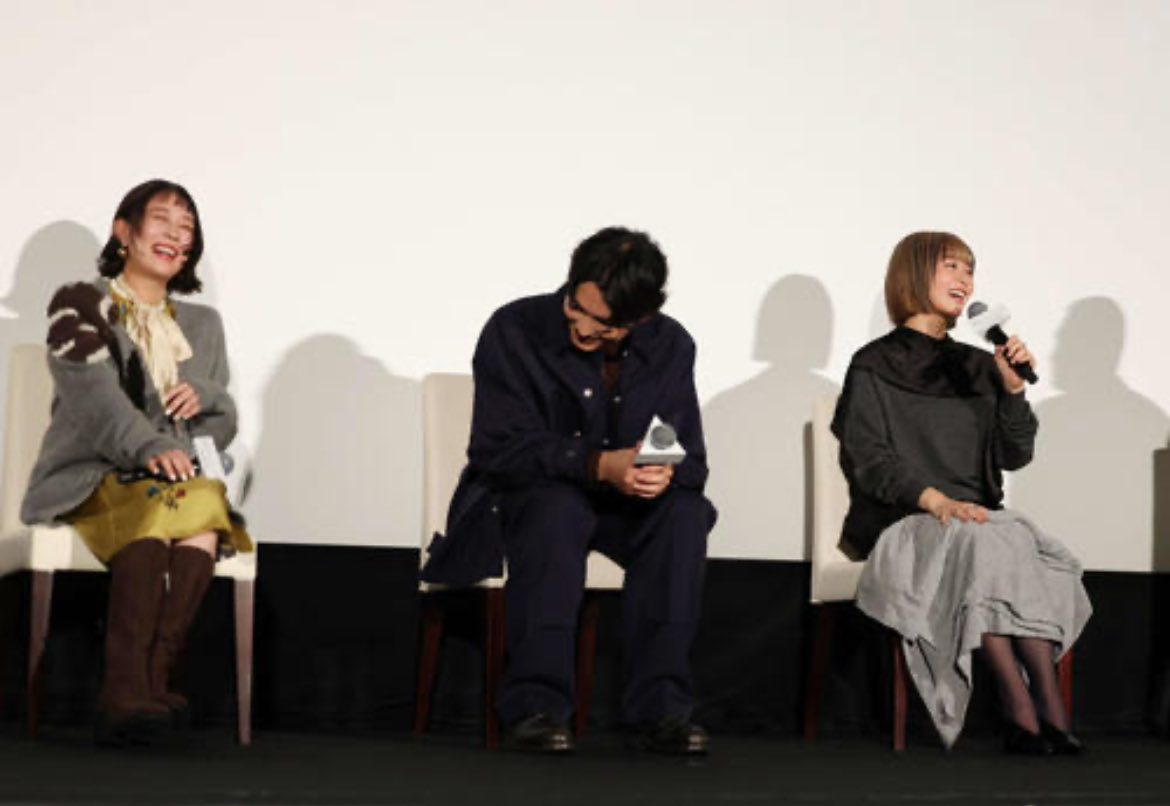 osatsu51O's tweet image. 相変わらず舞台挨拶では
周りを笑わせてるな😂
誰かさんもよく様子のおかしなイケメンと
言われてるみたいだけど
我が推しも時々様子のおかしな美女です🤫
#森七菜