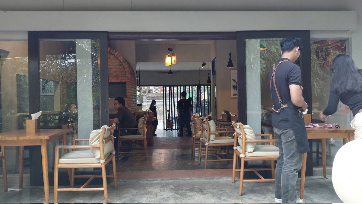 masjp72's tweet image. お茶

近所で見つけたNADというお店
川沿い、自然の中

バタービスケットコーヒー
なかなか美味しい

#バリ島