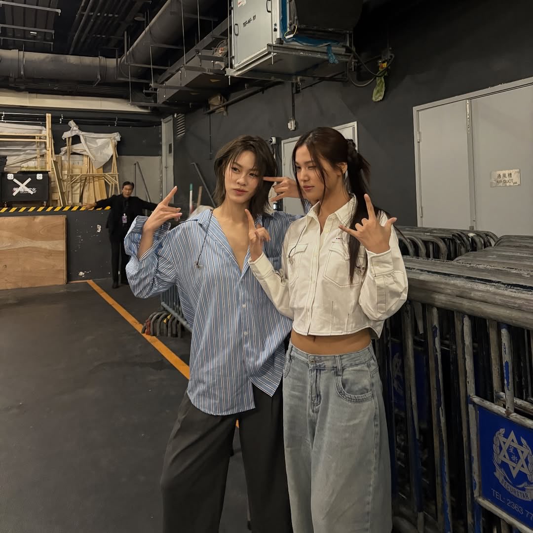 mmorror_'s tweet image. นี่ไม่ใช่ชาวร๊อค แต่เป็นชาวเลิฟ🤟🏻

©️ifaiiz
#emiamily #beonnnie